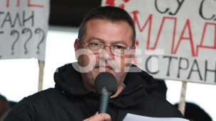 Škole nastavljaju protest